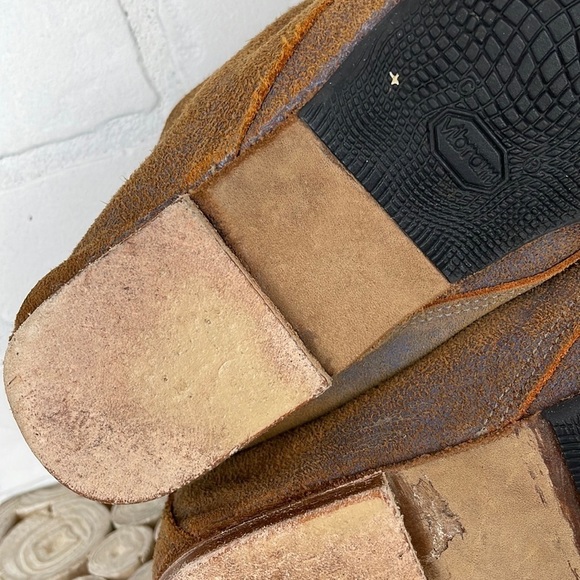 Vintage Shoe Company Distressed Brown Soft Leather Lace Up Ankle Booties 9 - Picture 5 of 16